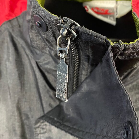 90's Nike Embroidered Logo Black Red & Green Zip Up Jacket - Picture 7 of 7